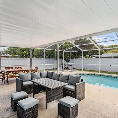 Villa 3442 Azalea Pl